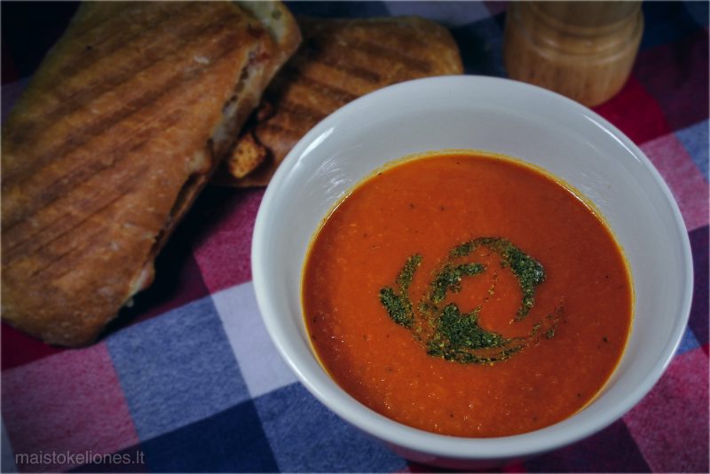 Trinta pomidorų sriuba. Labai greitai paruošiama