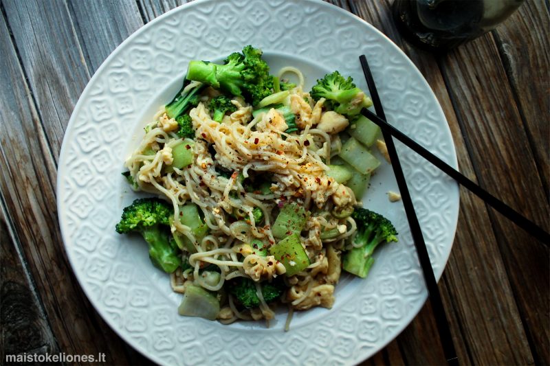 Noodles'ai su daržovėmis ir tofu