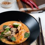 tom yum su vištiena ir krevetėmis